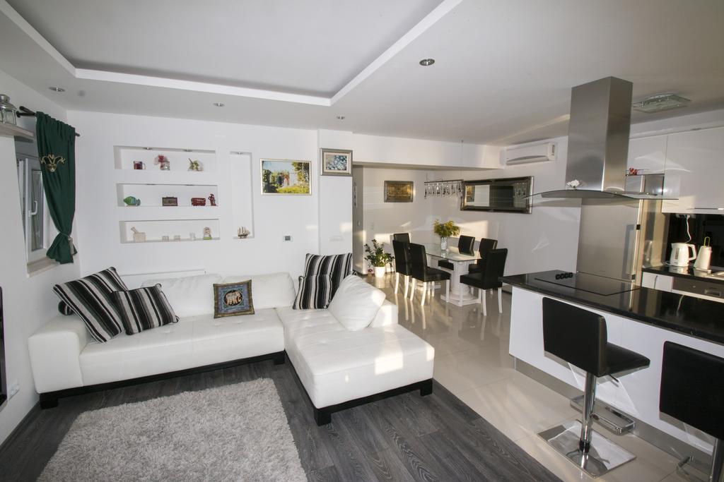 Apartment Mate Omis Exterior photo